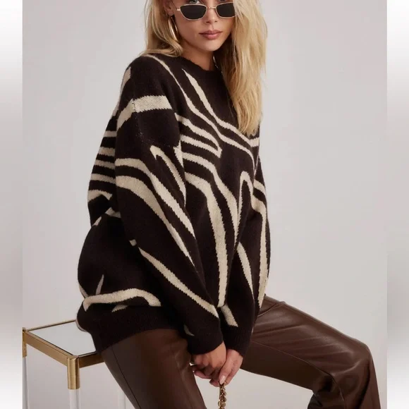 Montclair Brown Abstract Sweater - Picture 1 of 3